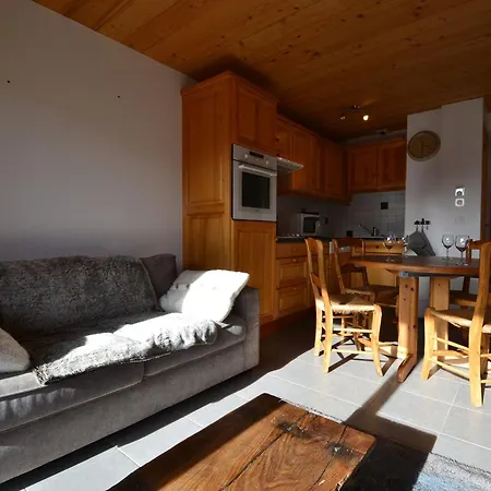 Chaleureux Avec Balcon Et Parking Privatif - Fr-1-505-116 Daire *